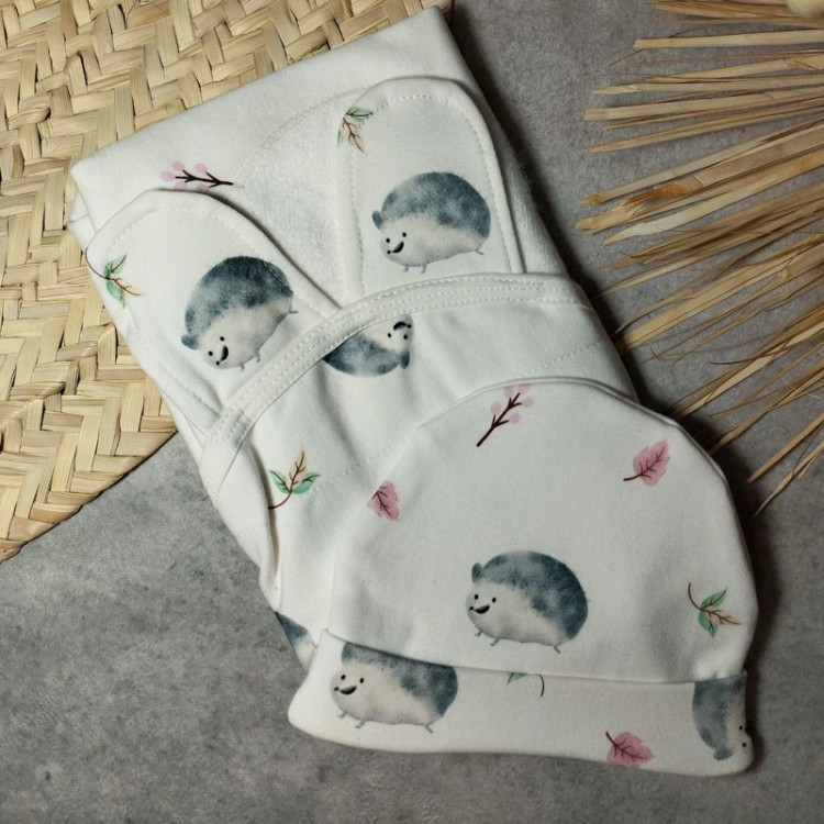 قنداق چسبی به همراه کلاه (قنداق فرنگی)