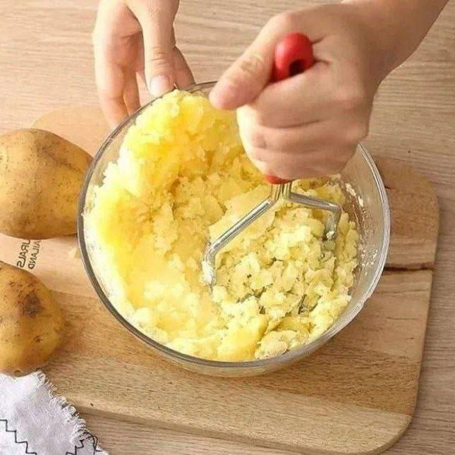 پوره کن سیب زمینی فلزی با دسته پلاستیکی