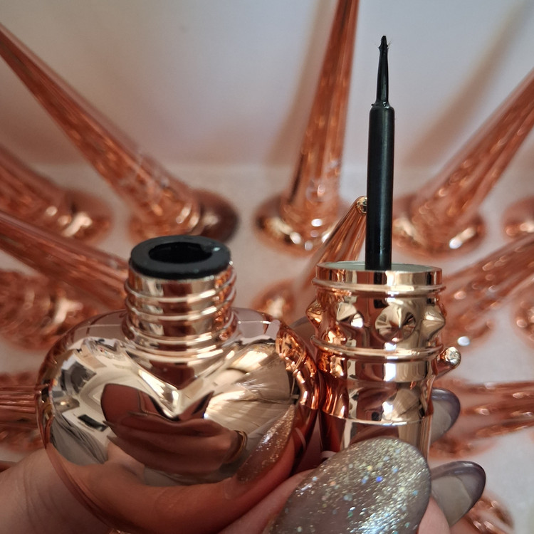خط چشم کوزه ای میس بتی(قیمت مناسب عرضه مستقیم)